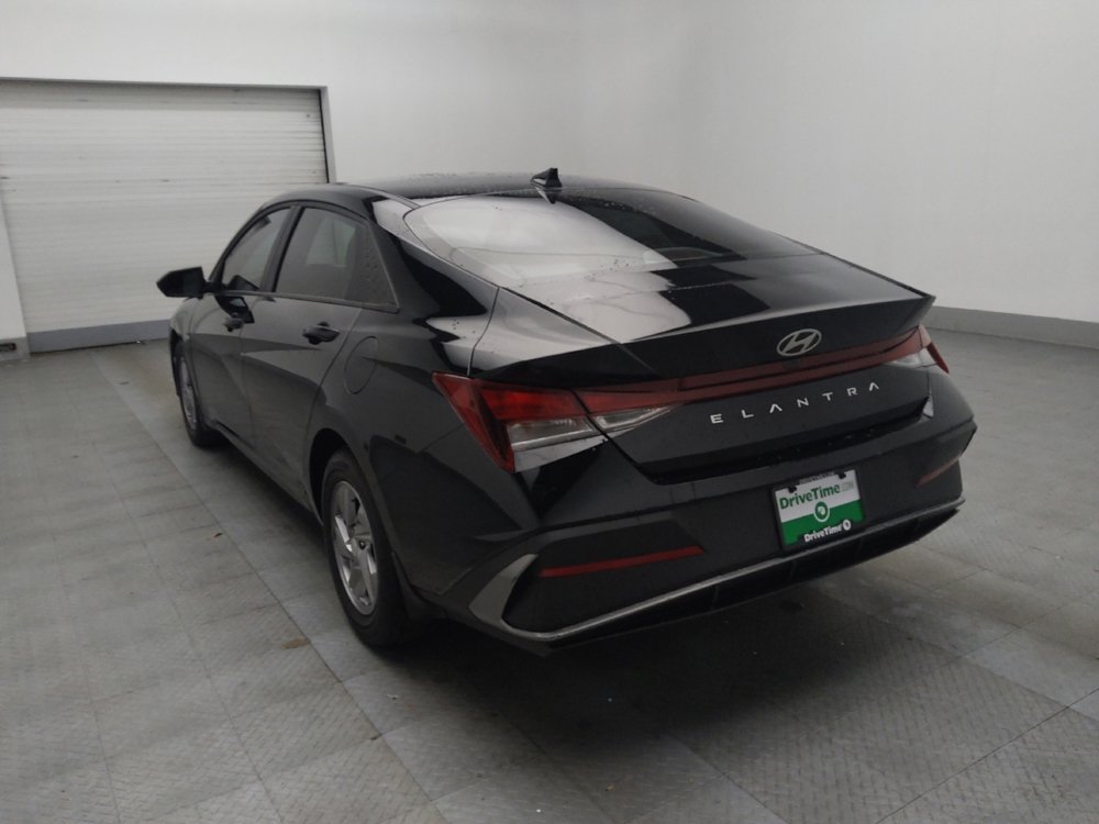 Used 2025 Hyundai Elantra SE image 5