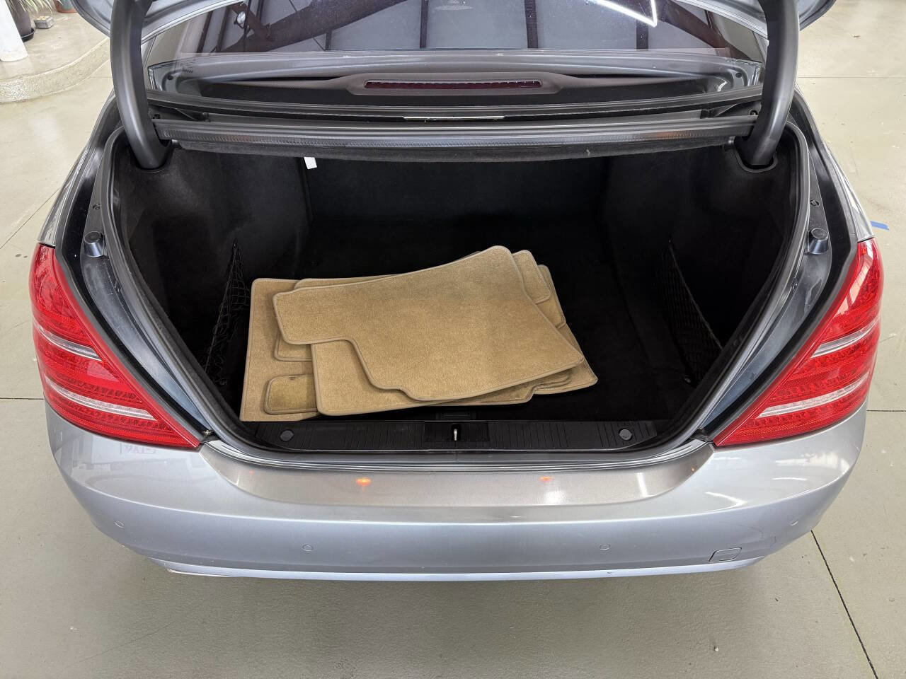 Used 2011 Mercedes-Benz S 550 4MATIC image 9