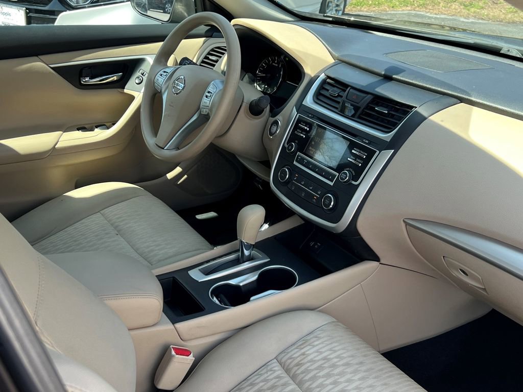 Used 2016 Nissan Altima 2.5 S w/ Power Driver Seat Package image 10