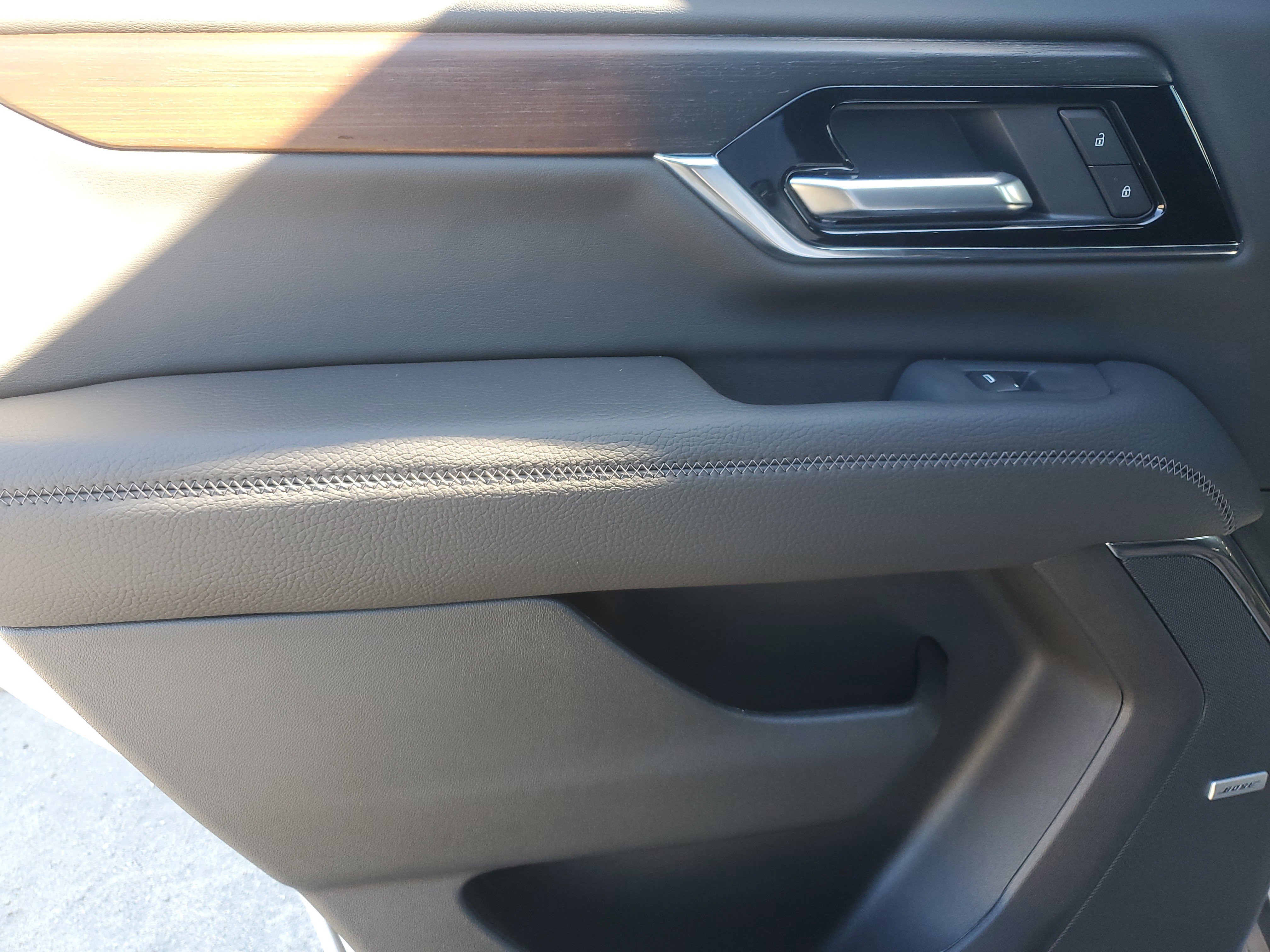 New 2026 GMC Yukon Denali w/ Sun & Power Step Package image 12