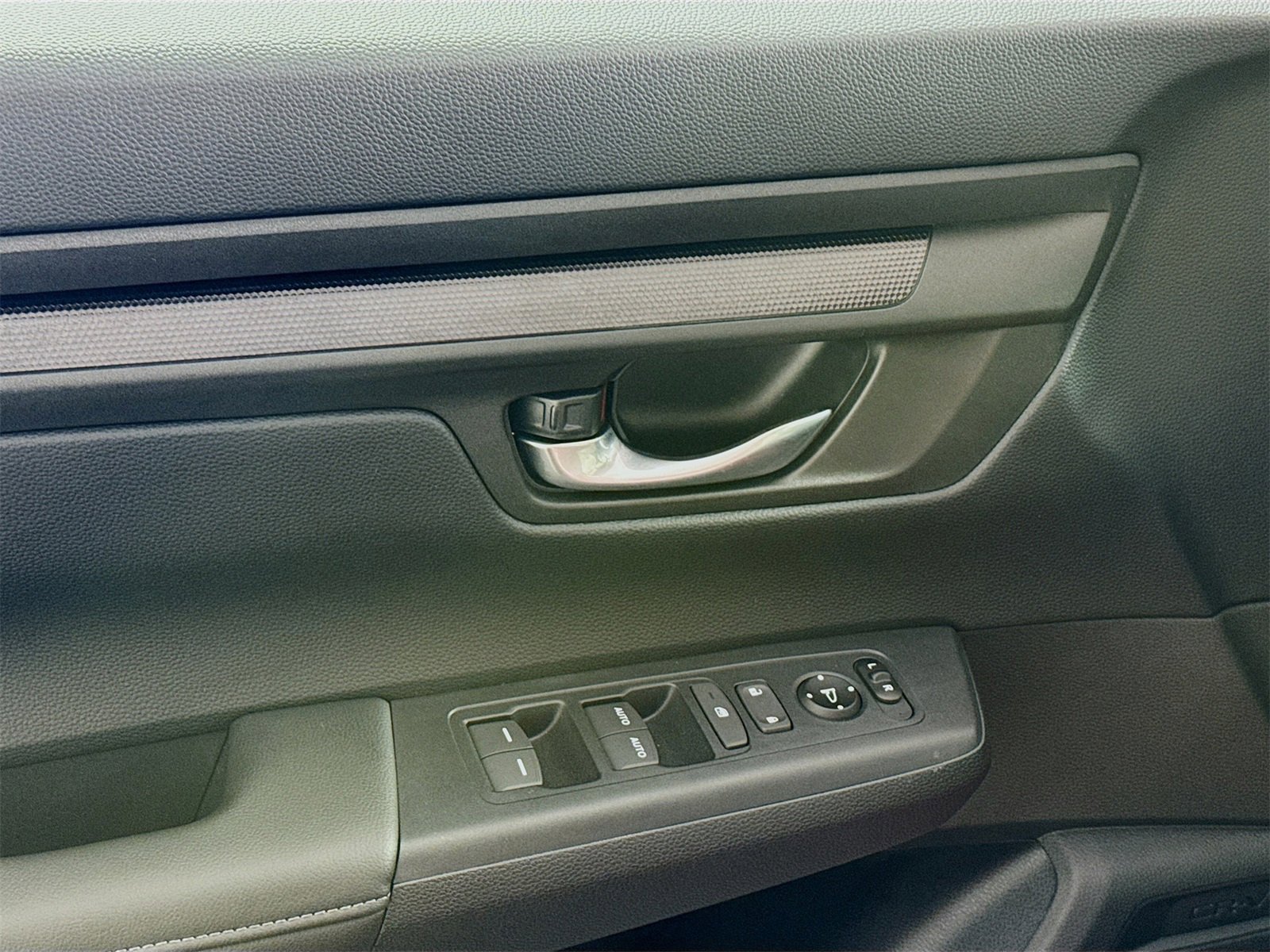 Used 2025 Honda CR-V EX image 14