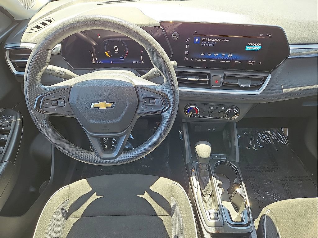 Used 2024 Chevrolet TrailBlazer LS FWD image 16