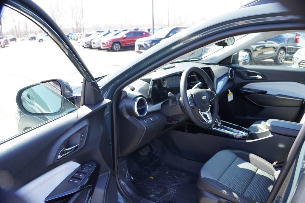 New 2026 Chevrolet Trax LT w/ Driver Confidence Package image 10