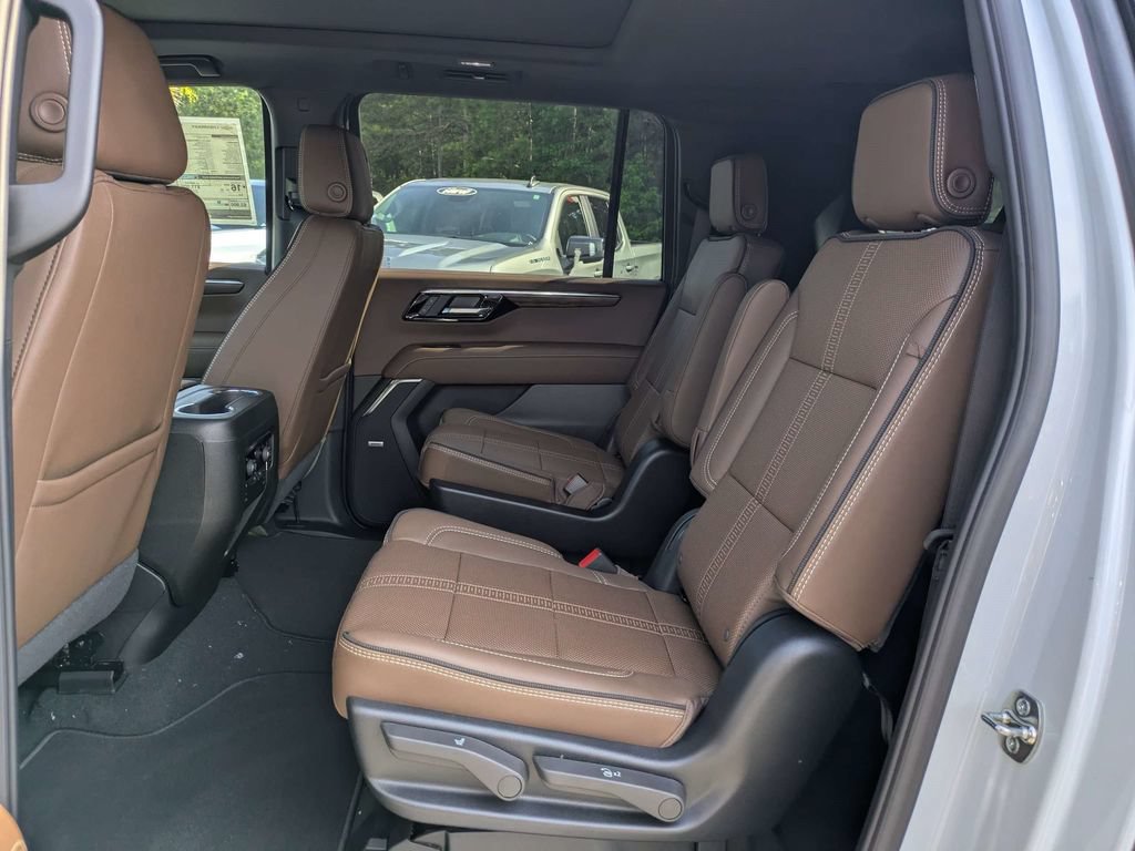 New 2026 Chevrolet Suburban High Country w/ Sun And Tow Package AWD/4WD image 17