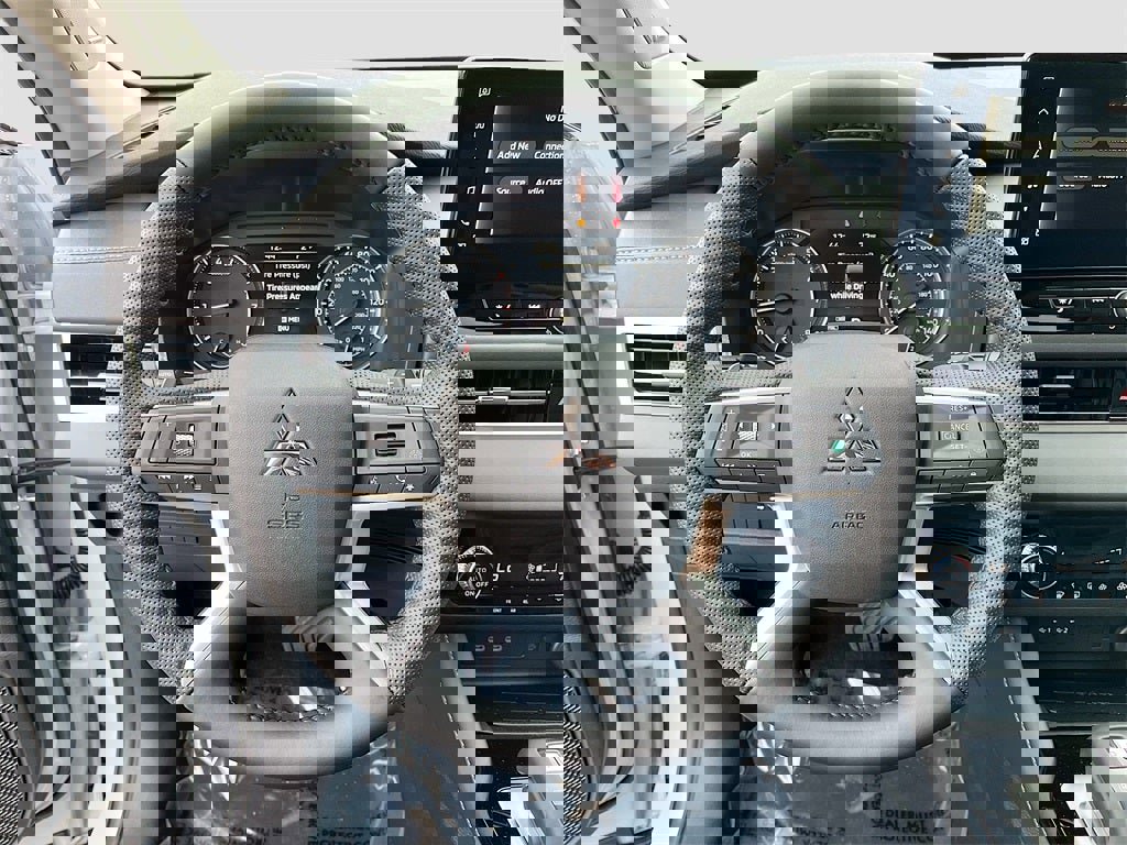 New 2025 Mitsubishi Outlander Trail Edition image 11