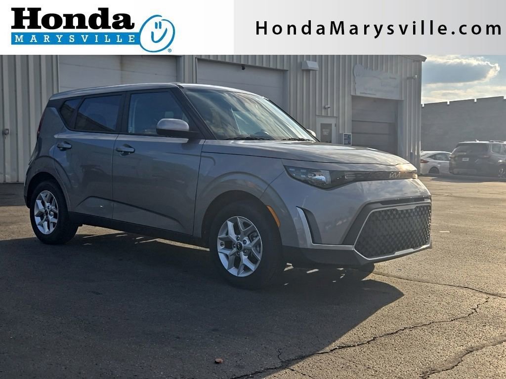 Used 2025 Kia Soul LX w/ LX Technology Package