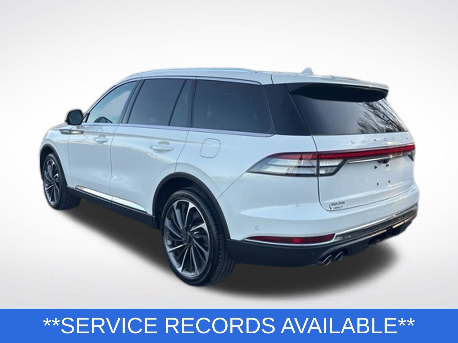 Used 2023 Lincoln Aviator Reserve w/ Equipment Group 201A AWD/4WD image 3