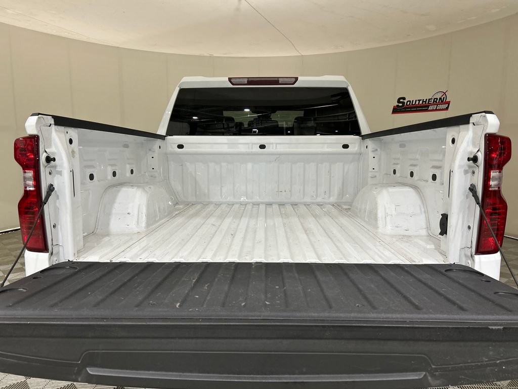 Used 2023 Chevrolet Silverado 1500 LT AWD/4WD image 5