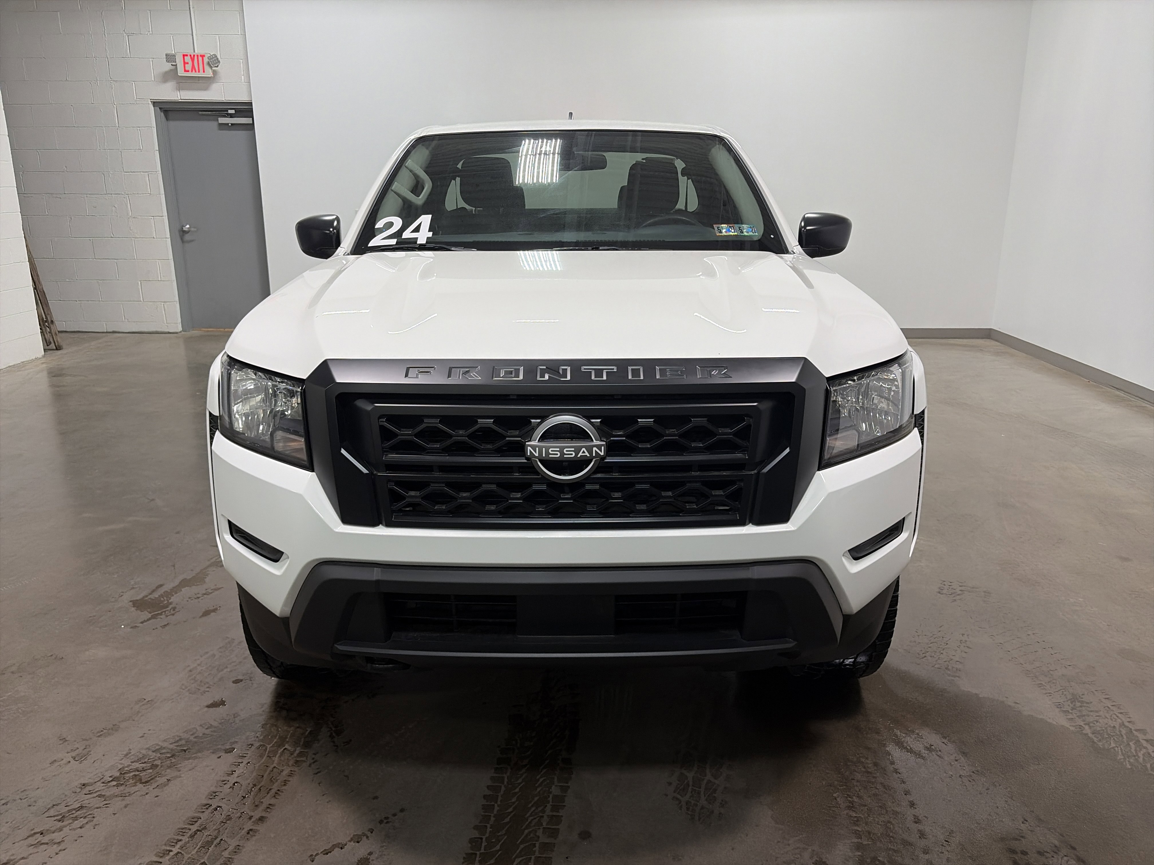 Used 2024 Nissan Frontier S w/ S Utility Package AWD/4WD image 8