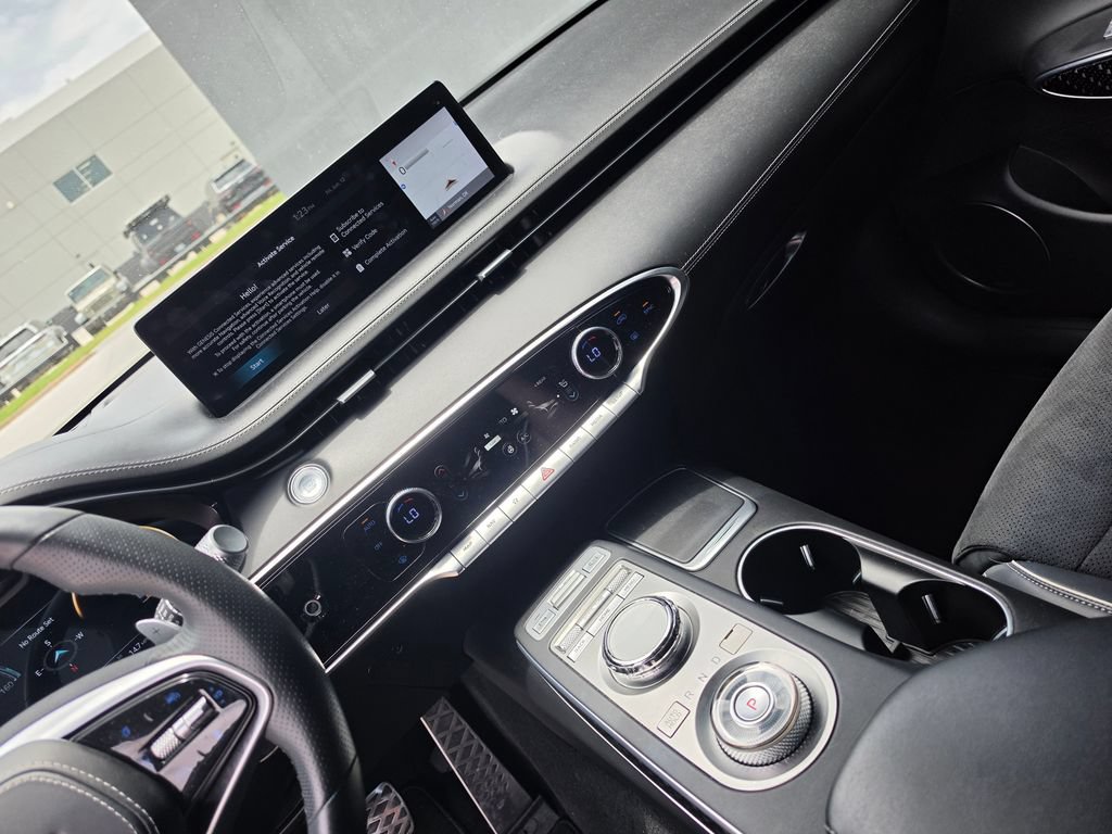 Used 2022 Genesis GV70 3.5T Sport w/ Sport Prestige Package AWD/4WD image 13