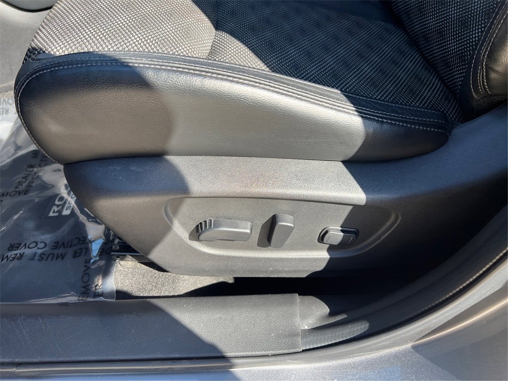 Used 2020 Nissan Rogue Sport SV w/ Technology Package image 18