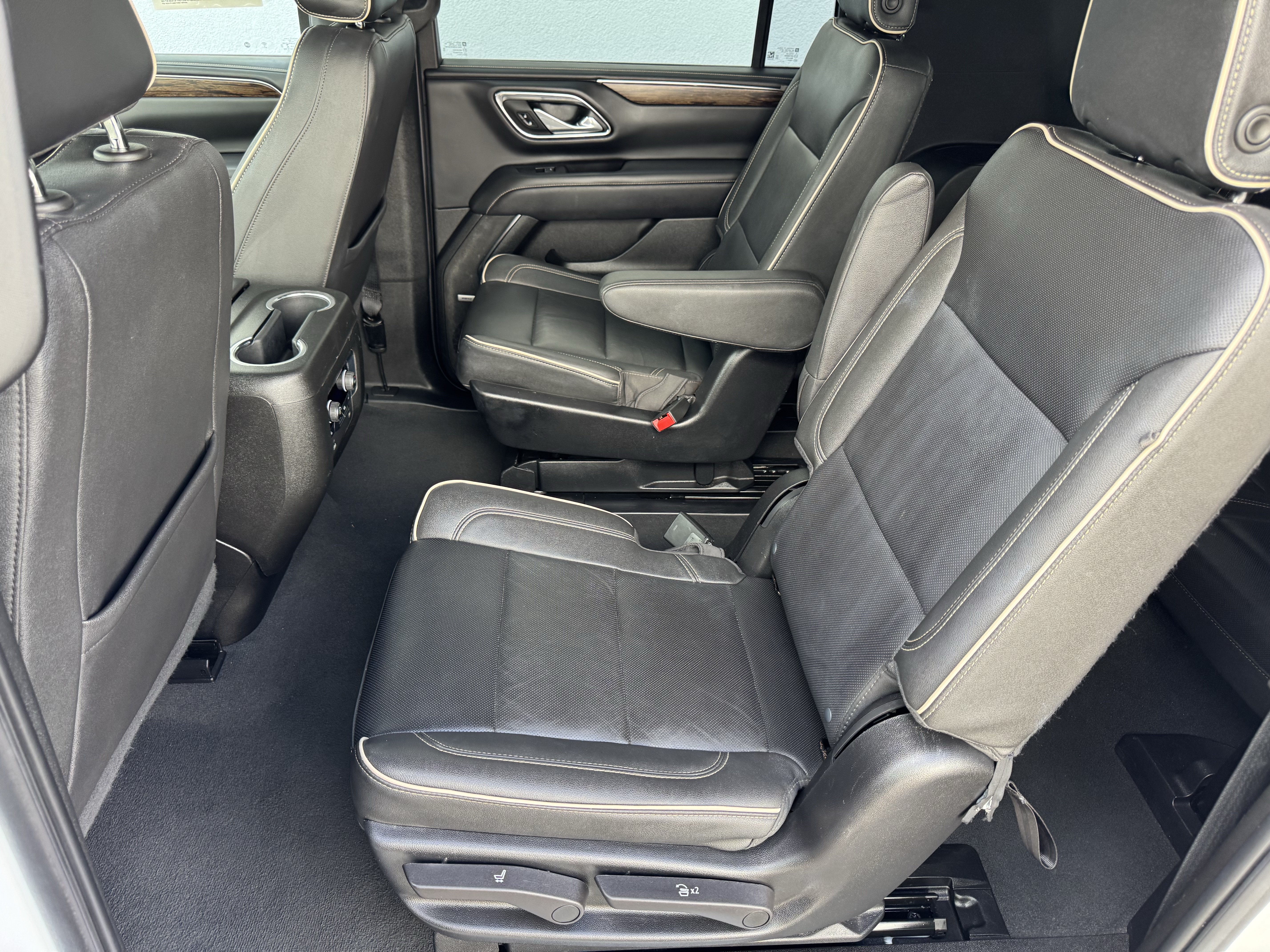 Certified 2023 Chevrolet Suburban Premier RWD image 15