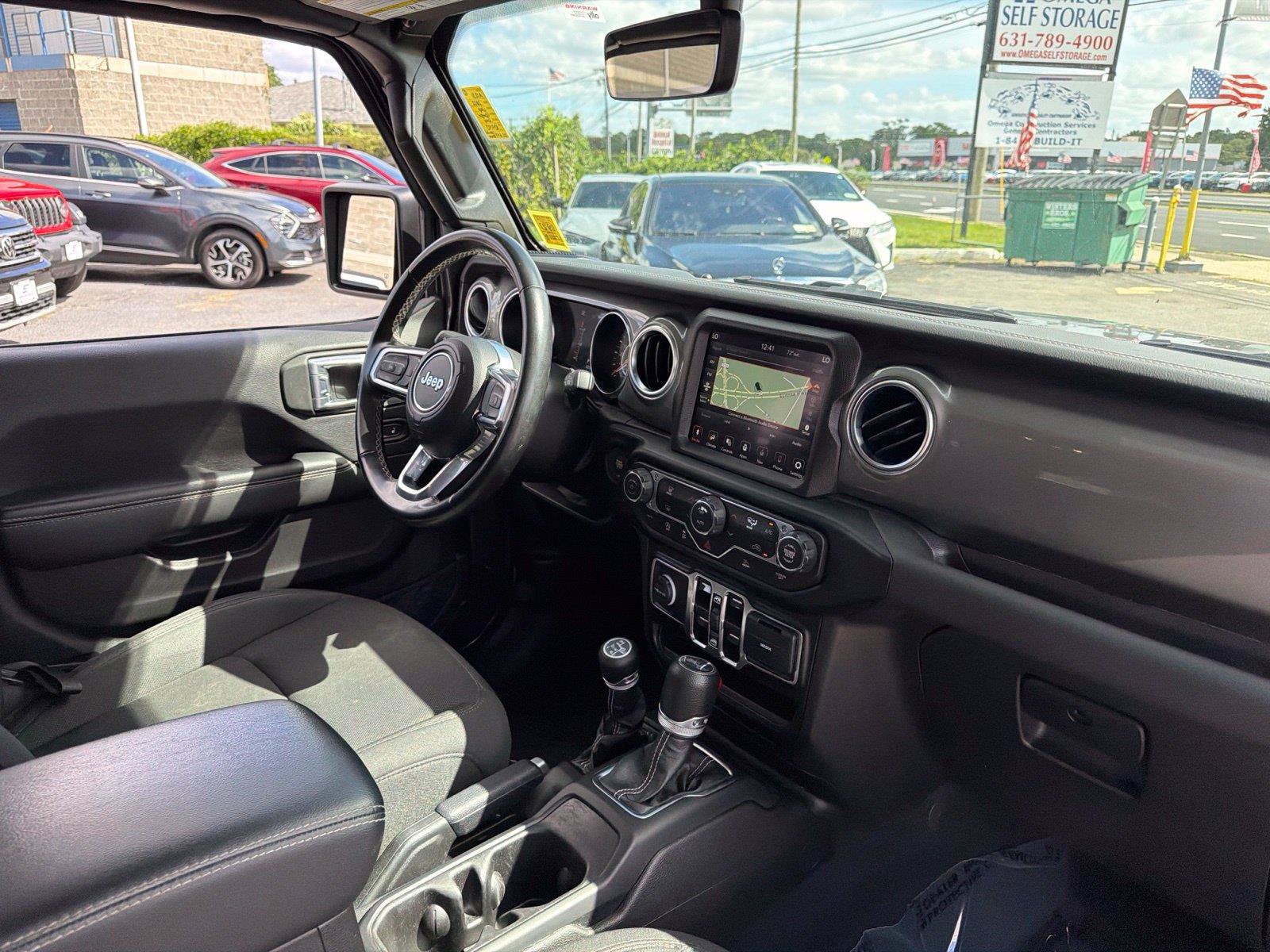 Used 2022 Jeep Wrangler Unlimited Sahara AWD/4WD image 17