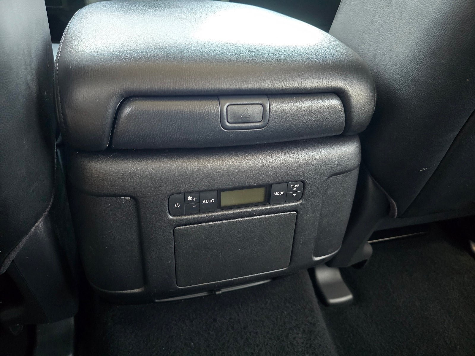 Used 2022 Nissan Armada SL AWD/4WD image 24