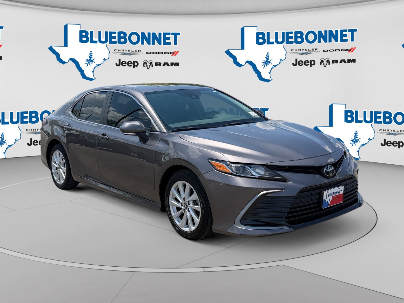 Used 2024 Toyota Camry LE w/ Convenience Package FWD image 3