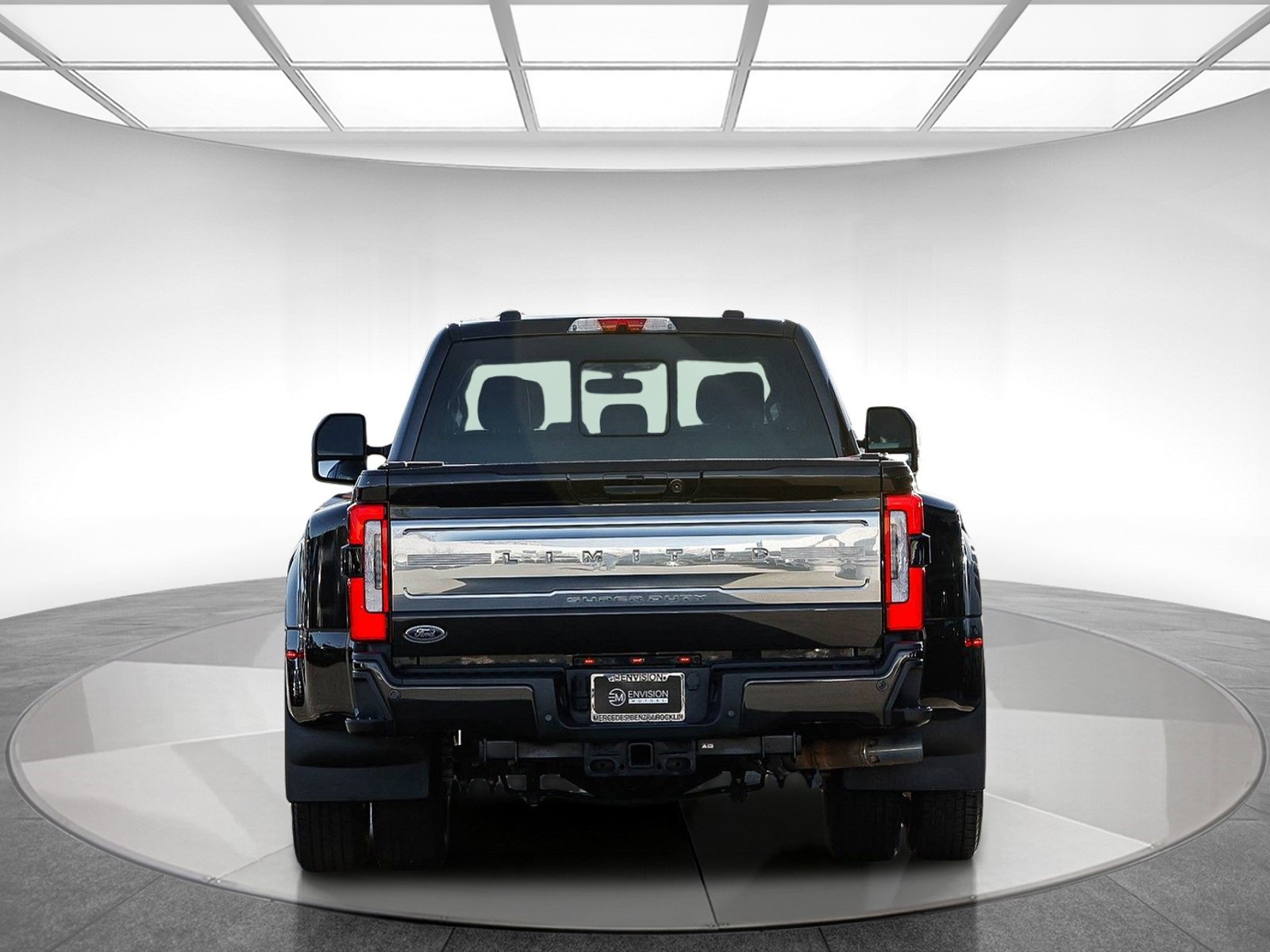 Used 2024 Ford F350 Limited image 3