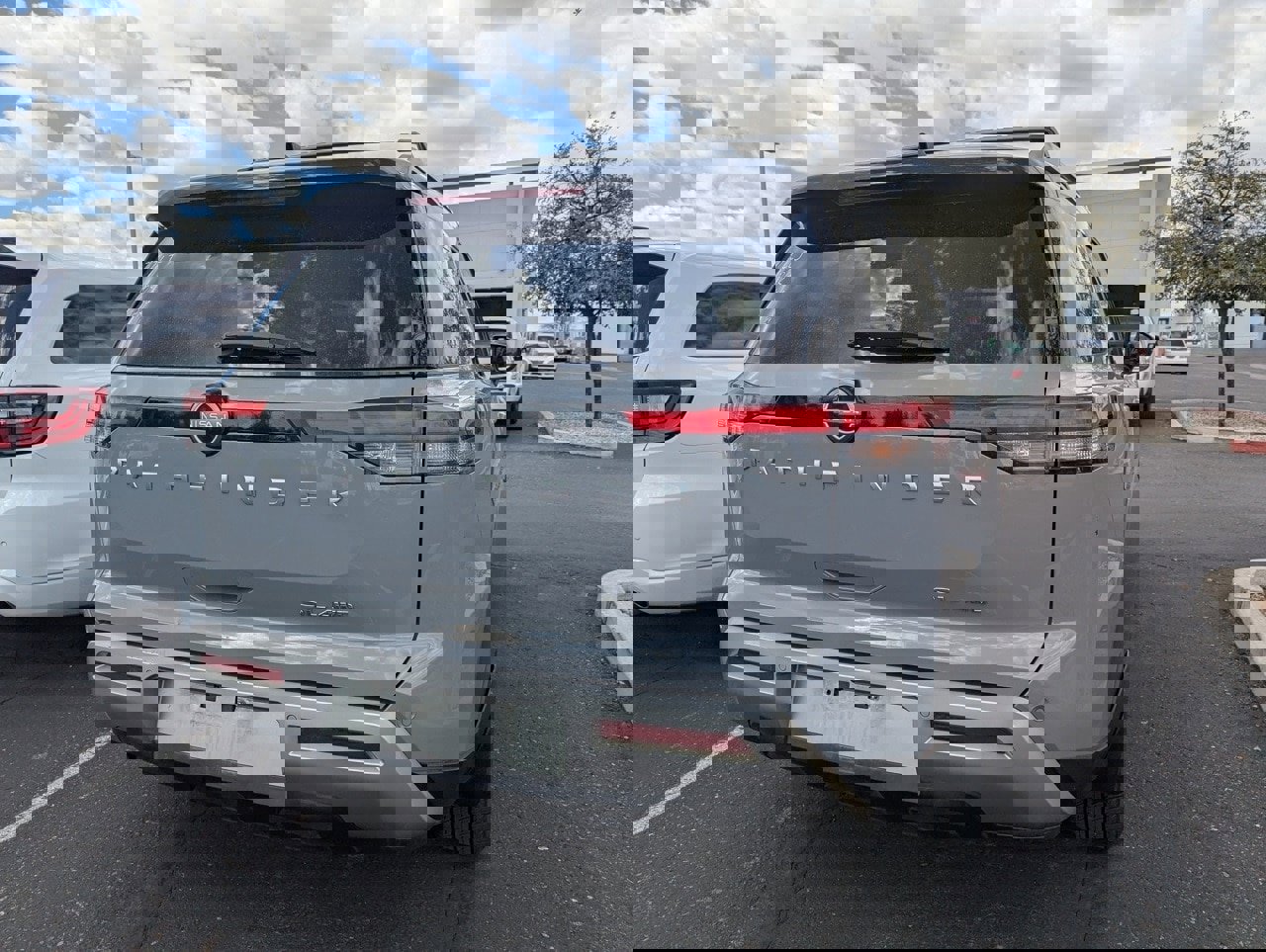 Certified 2022 Nissan Pathfinder SL image 5