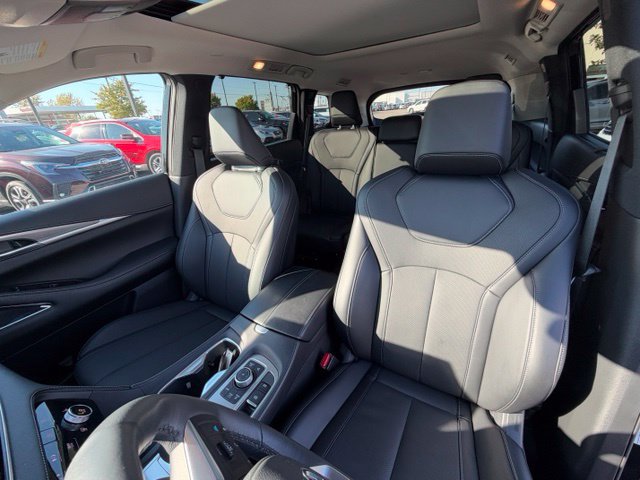 Certified 2026 INFINITI QX60 Luxe w/ Family Package AWD/4WD image 30