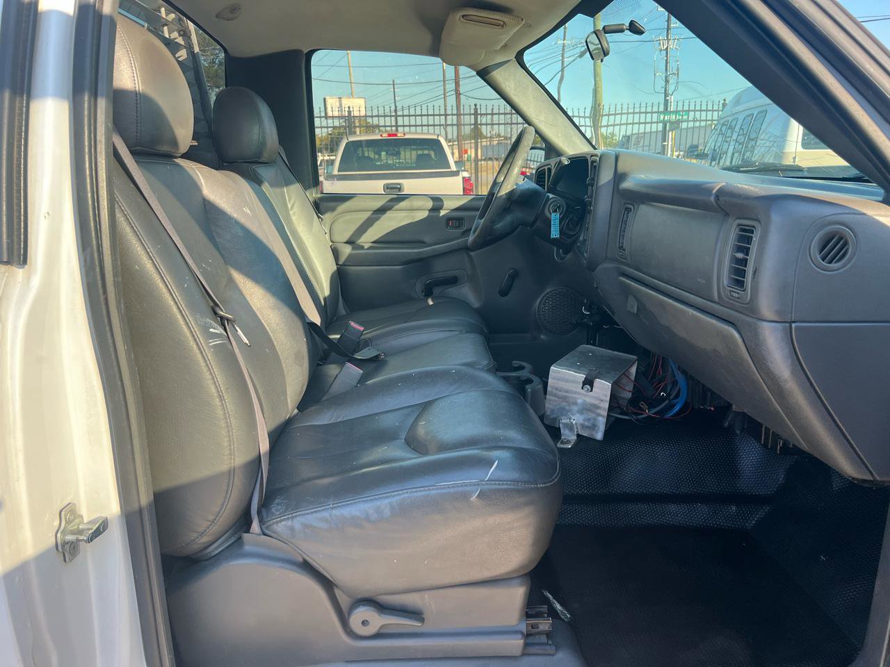 Used 2005 Chevrolet Silverado 2500 W/T RWD image 24