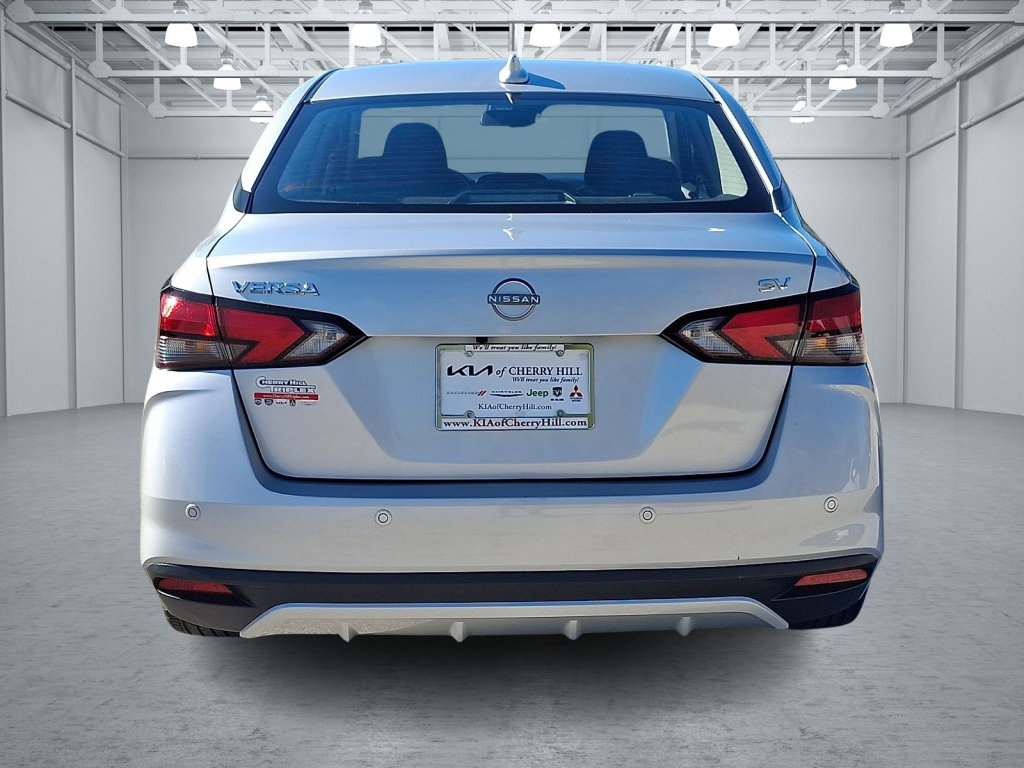 Used 2024 Nissan Versa SV FWD image 4