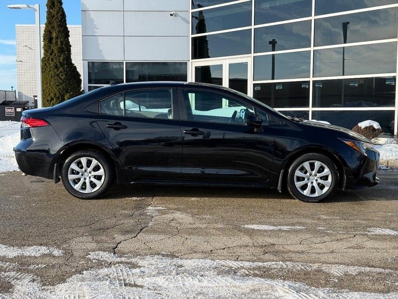Used 2024 Toyota Corolla LE image 2
