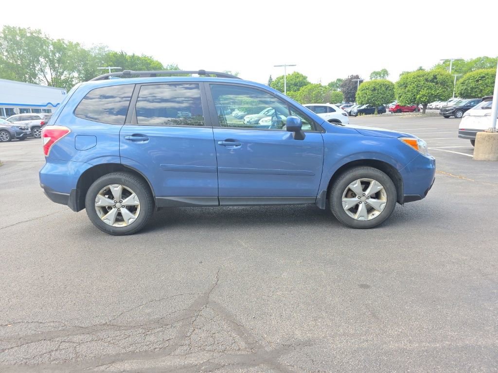 Used 2016 Subaru Forester 2.5i Premium w/ All-Weather Package AWD/4WD image 9