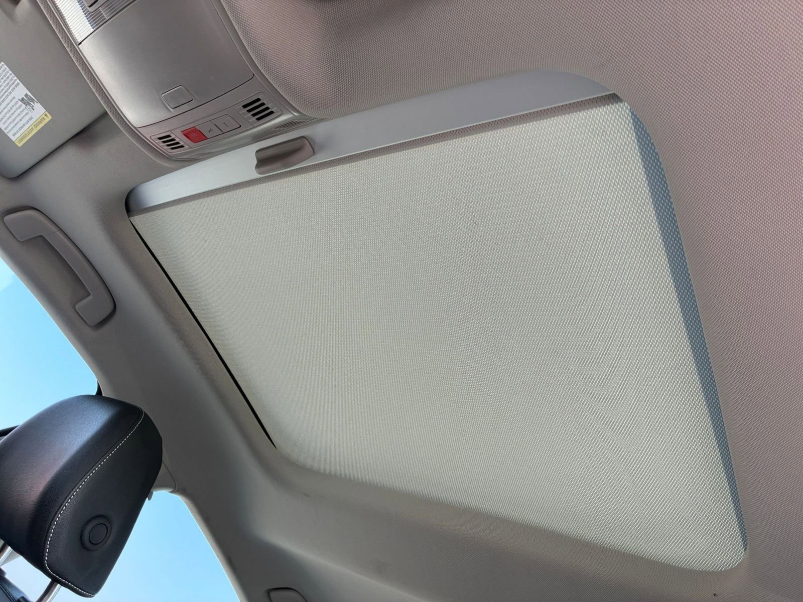 Used 2025 Volkswagen Jetta SE image 28