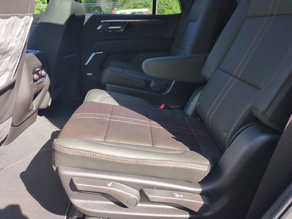 New 2026 Chevrolet Tahoe High Country AWD/4WD image 30