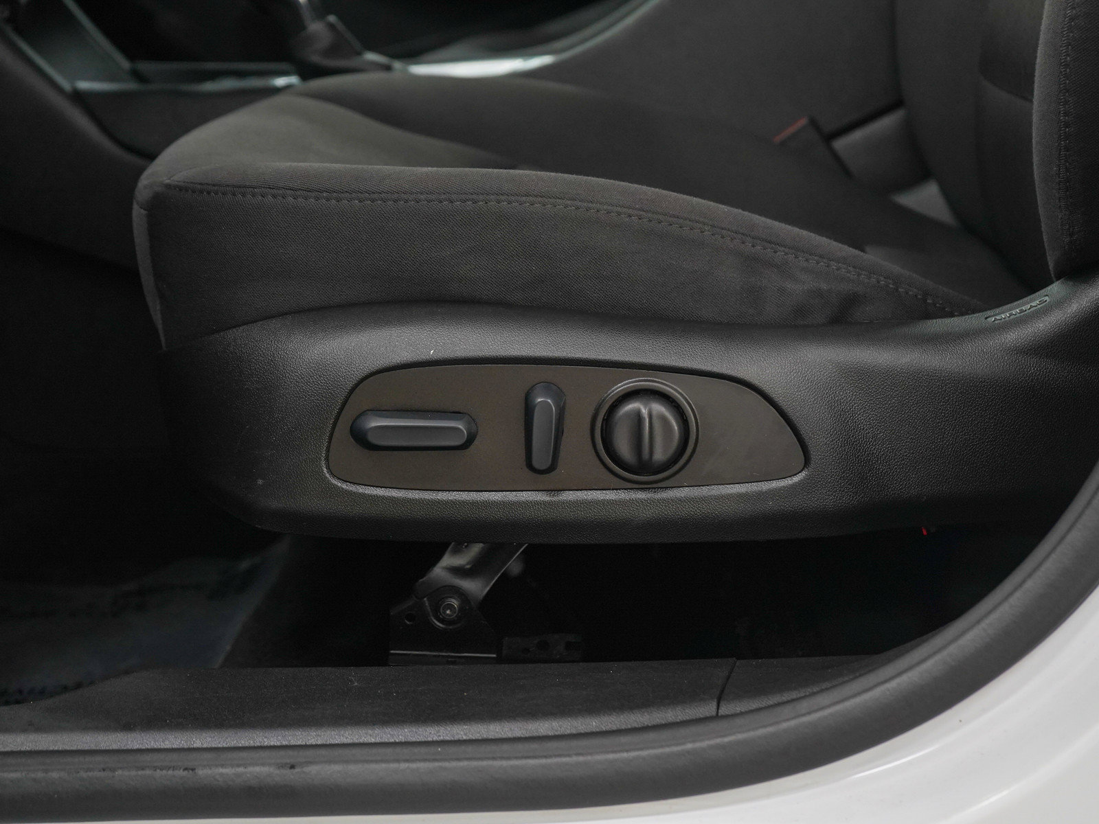 Used 2022 Chevrolet Malibu LT FWD image 21