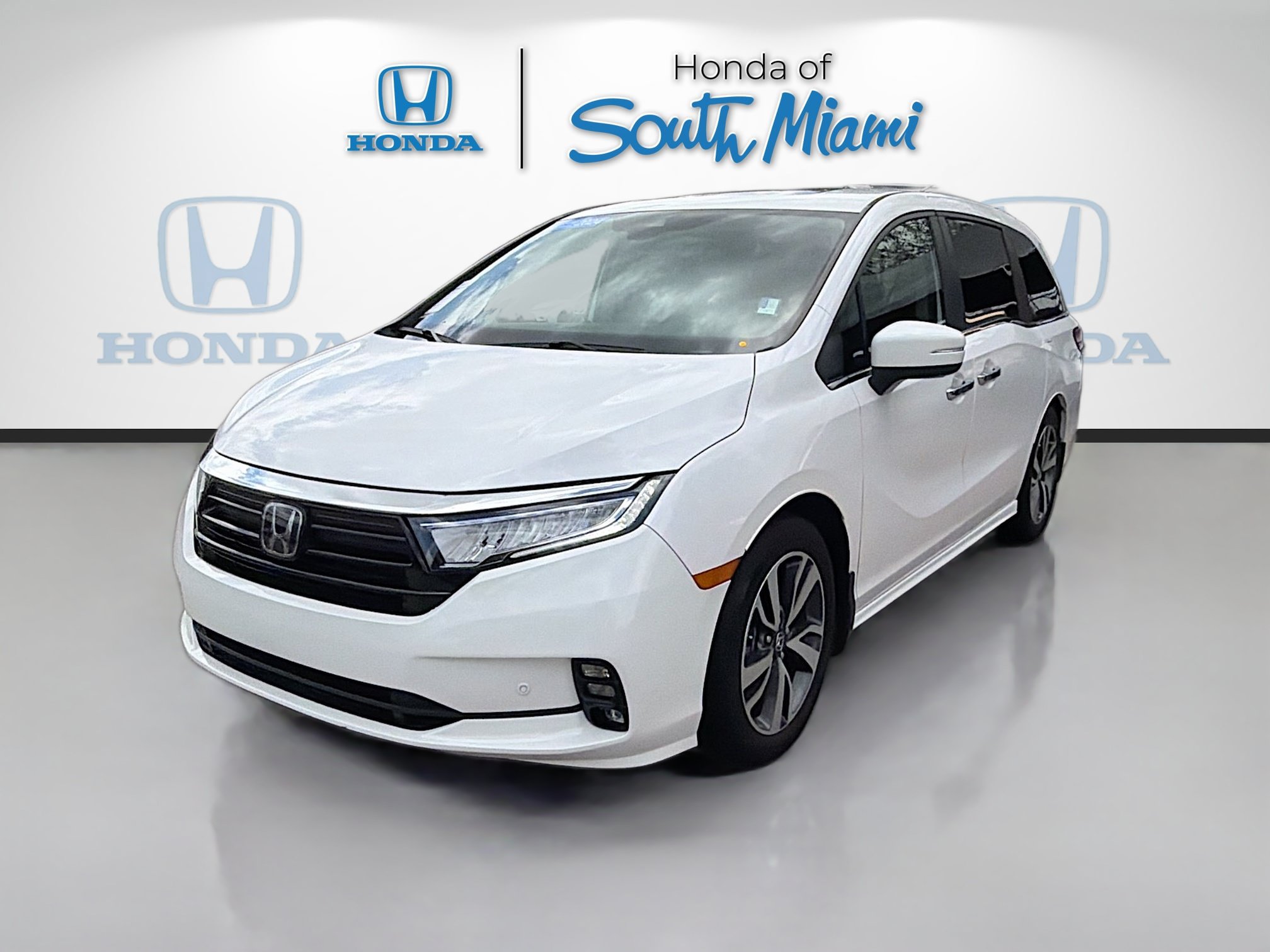 Used 2024 Honda Odyssey Touring image 3