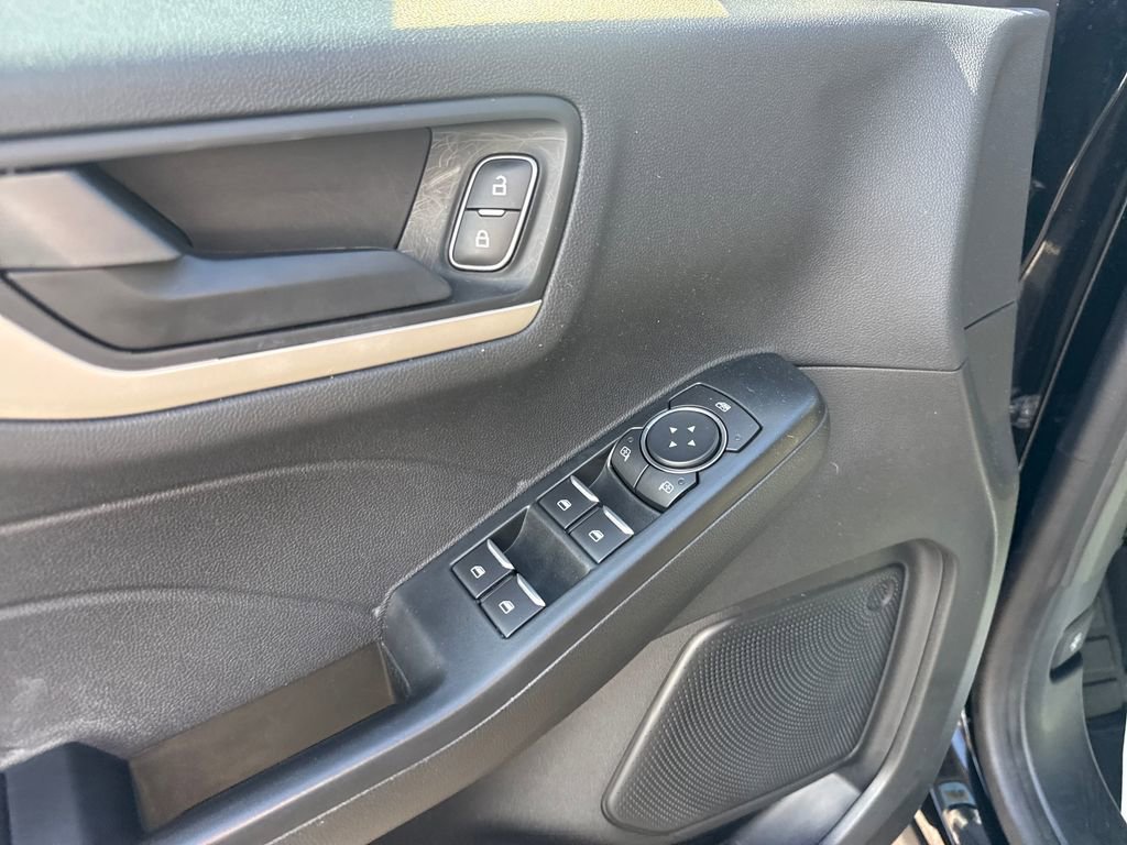 Used 2022 Ford Escape SE w/ Convenience Package FWD image 29