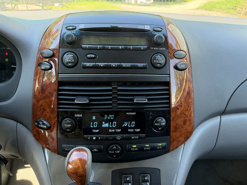 Used 2009 Toyota Sienna AWD image 38