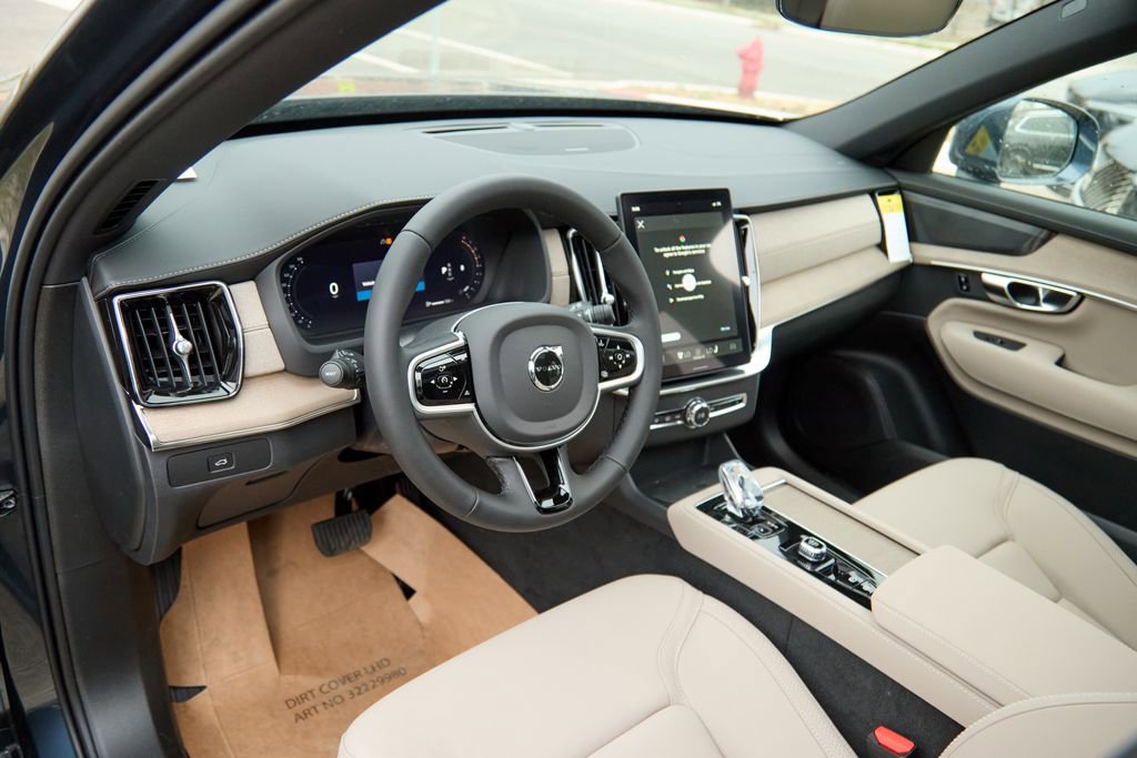 New 2026 Volvo XC90 B5 Plus w/ Protection Package image 11