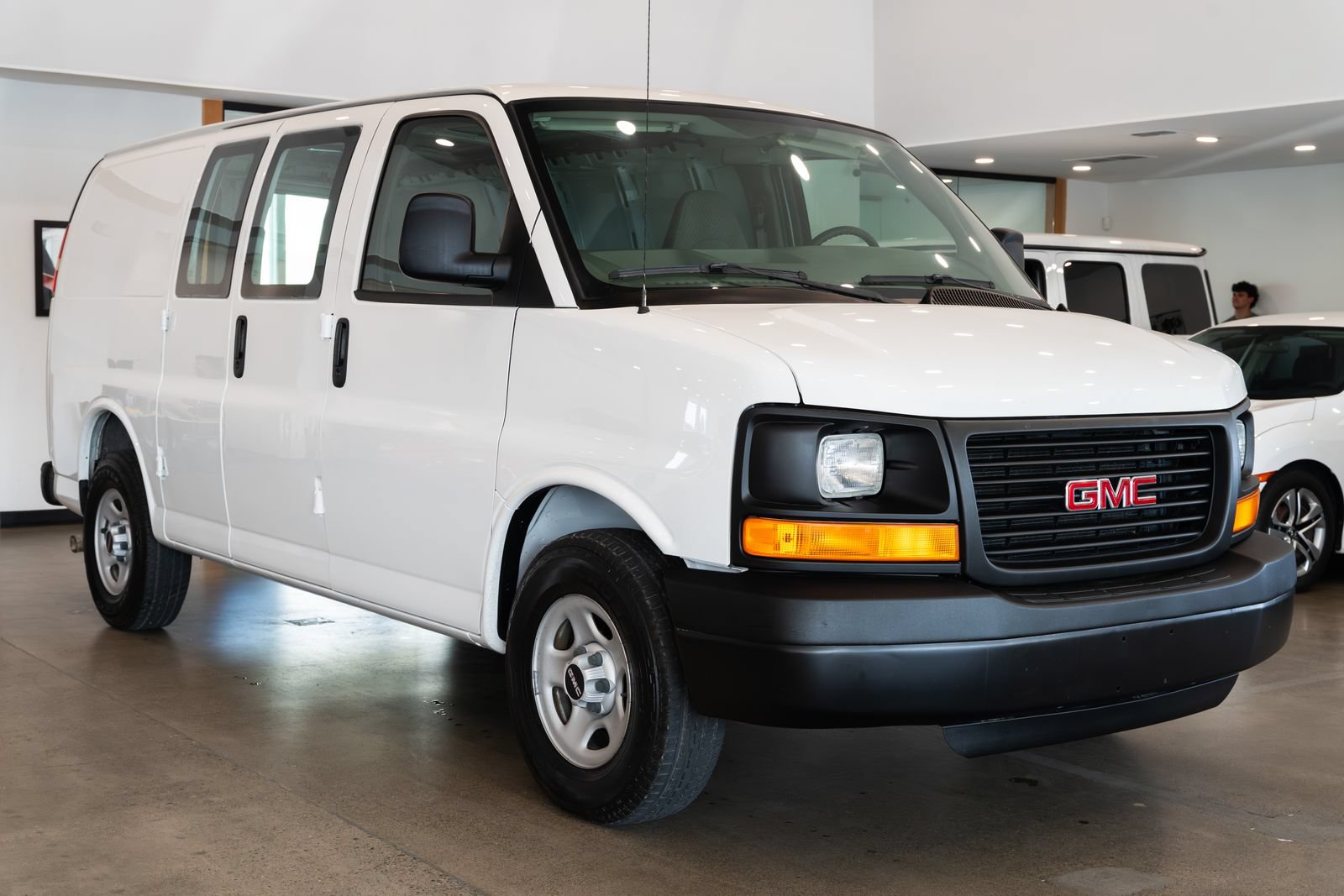 Used 2006 GMC Savana 1500 RWD image 3