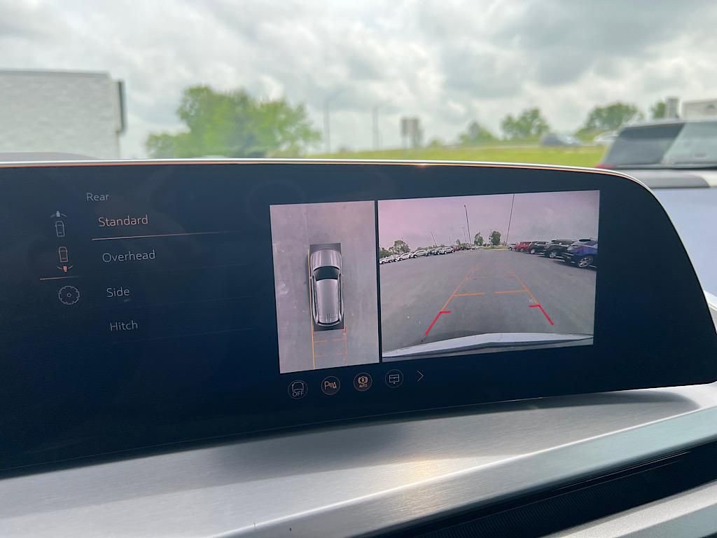 New 2026 Cadillac Vistiq Premium Luxury w/ LPO, Floor Liner Package image 30