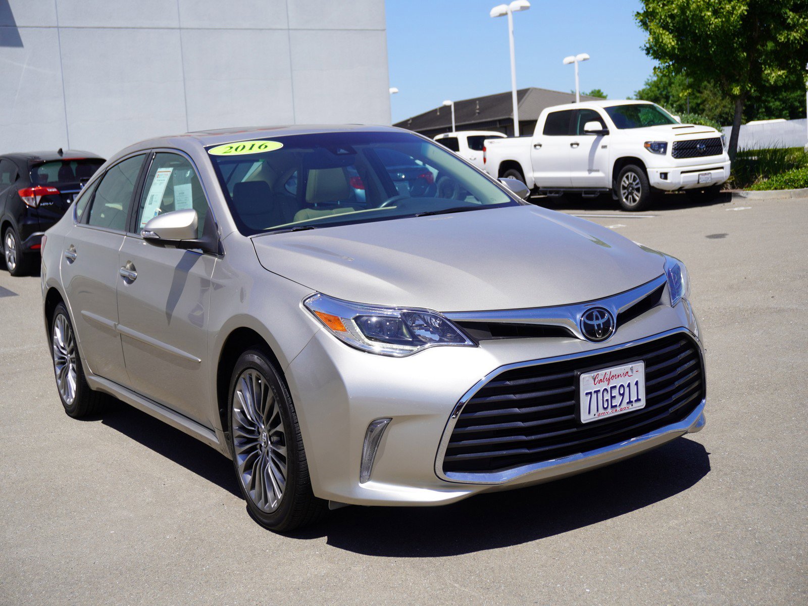Used 2016 Toyota Avalon Limited w/ Toyota Safety Sense Package