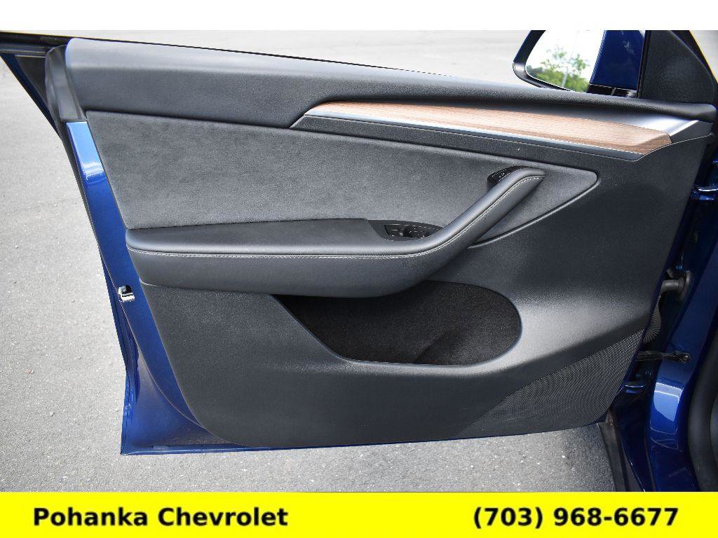 Used 2025 Tesla Model Y Long Range AWD/4WD image 18