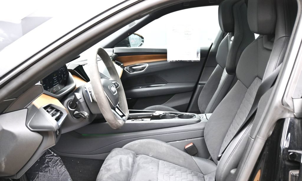 Used 2024 Audi e-tron GT Premium Plus AWD/4WD image 14