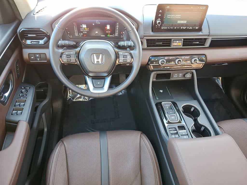 Used 2025 Honda Pilot Elite image 11