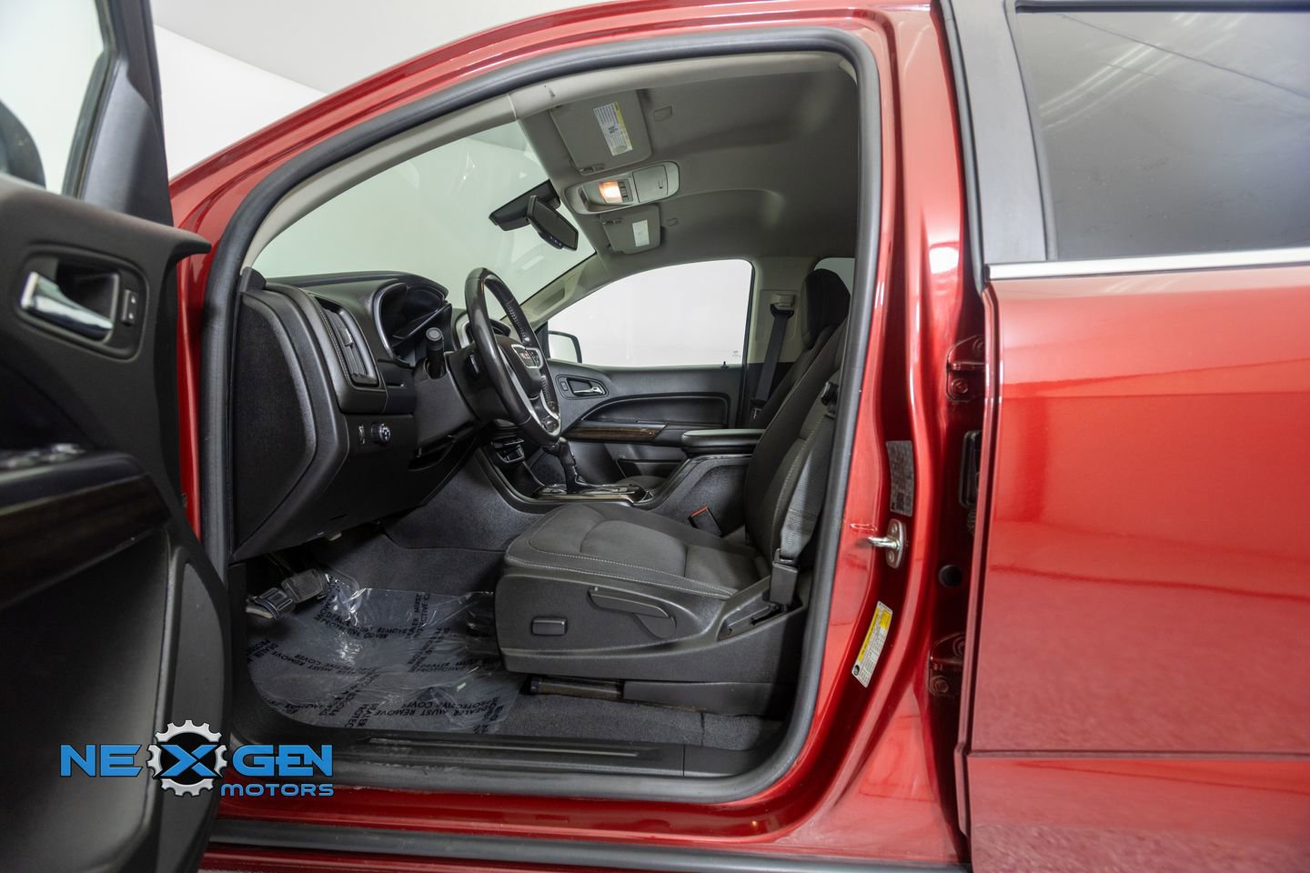 Used 2020 GMC Canyon SLE w/ Elevation Edition image 11