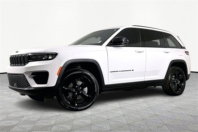 Used 2025 Jeep Grand Cherokee Altitude w/ Trailer Tow Package