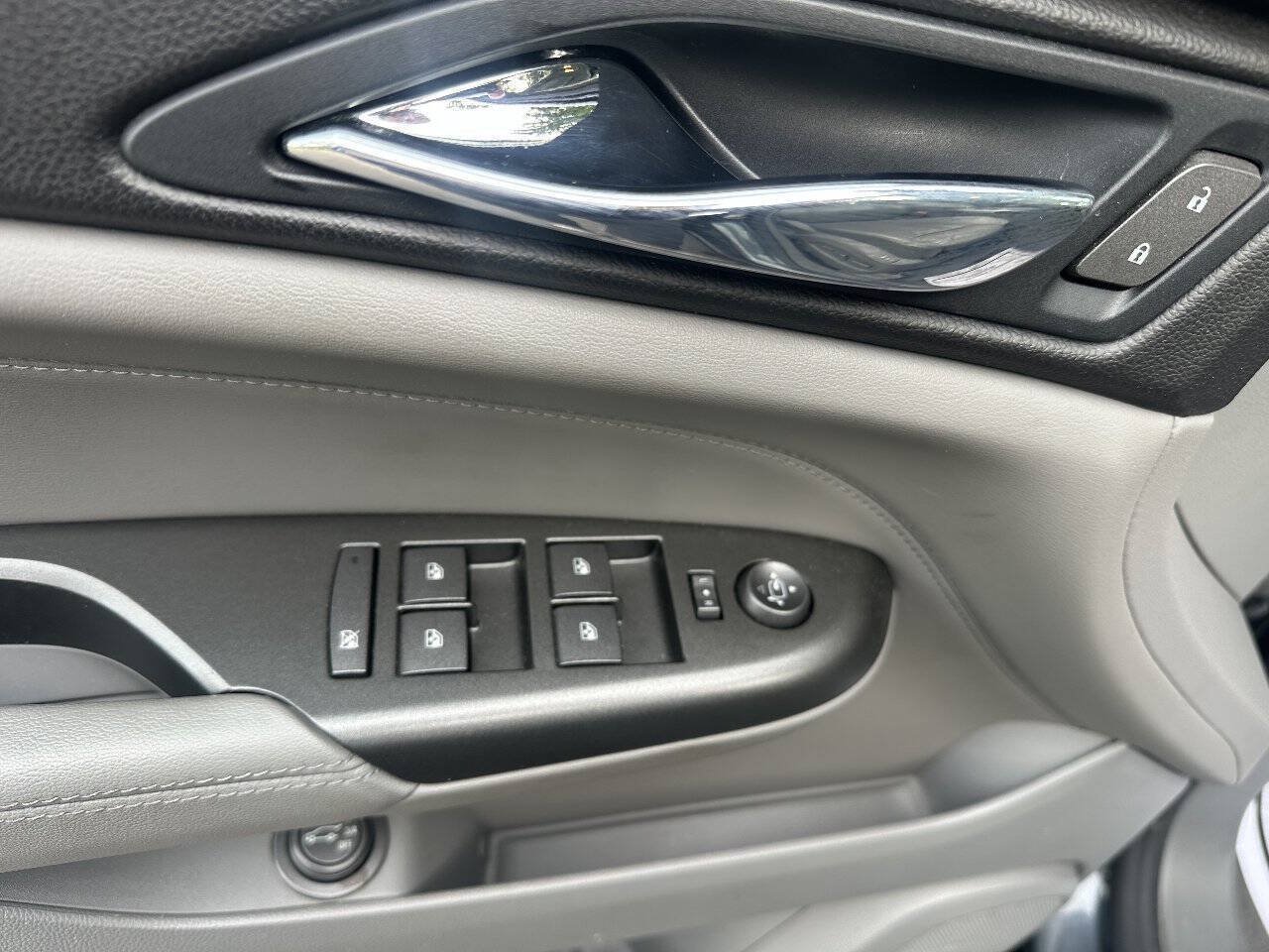 Used 2012 Cadillac SRX Luxury FWD image 20