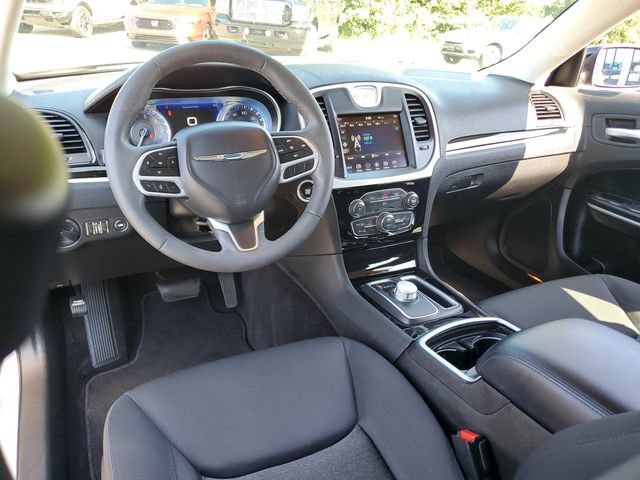 Used 2023 Chrysler 300 Touring w/ Sport Appearance Package RWD image 10