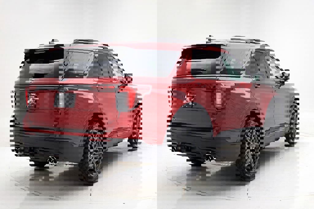 Used 2025 Ford Explorer ST image 10