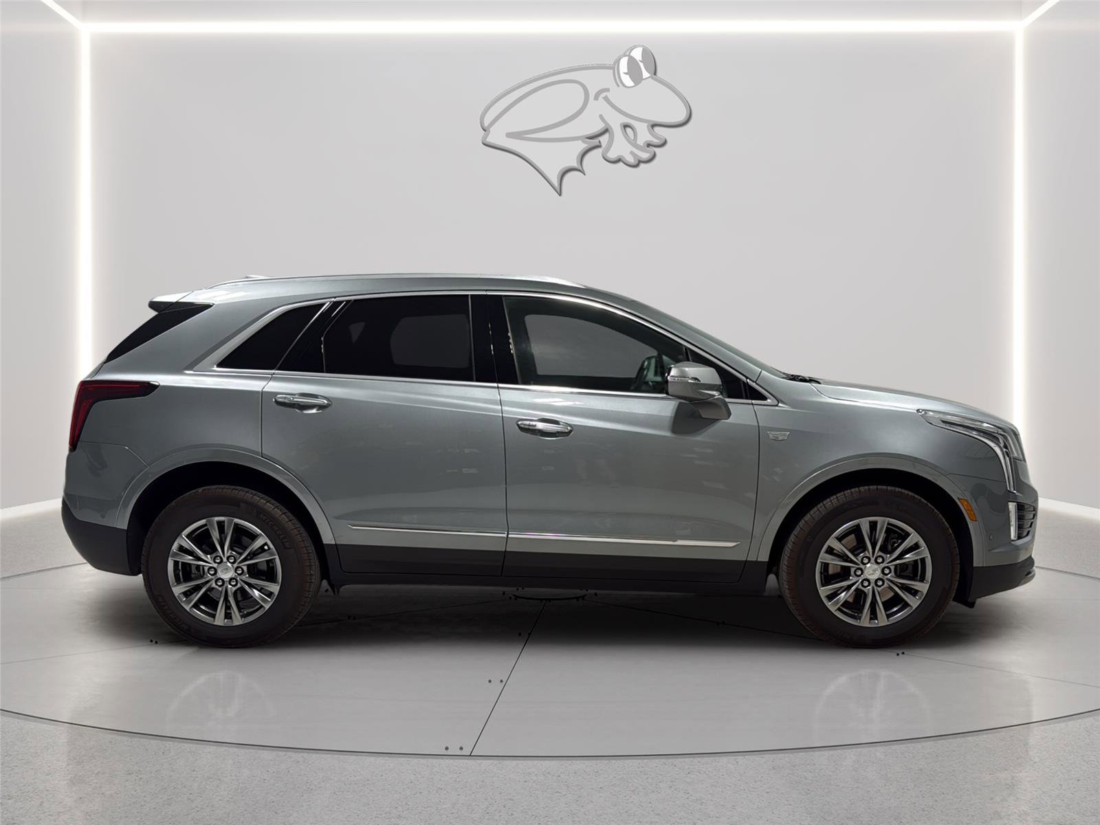 Used 2023 Cadillac XT5 Premium Luxury w/ Technology Package AWD/4WD image 6