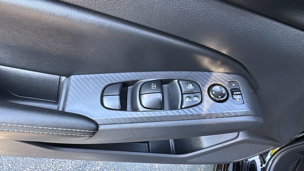 Used 2025 Nissan Altima 2.5 SV FWD image 13