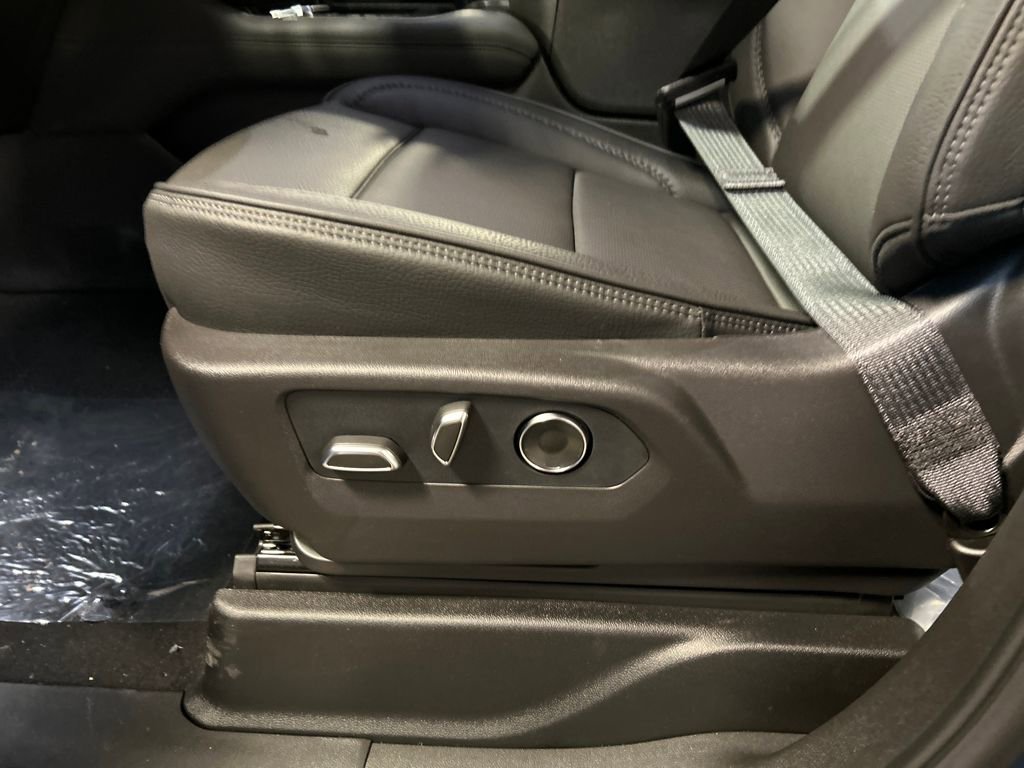 New 2026 GMC Yukon XL Denali image 14