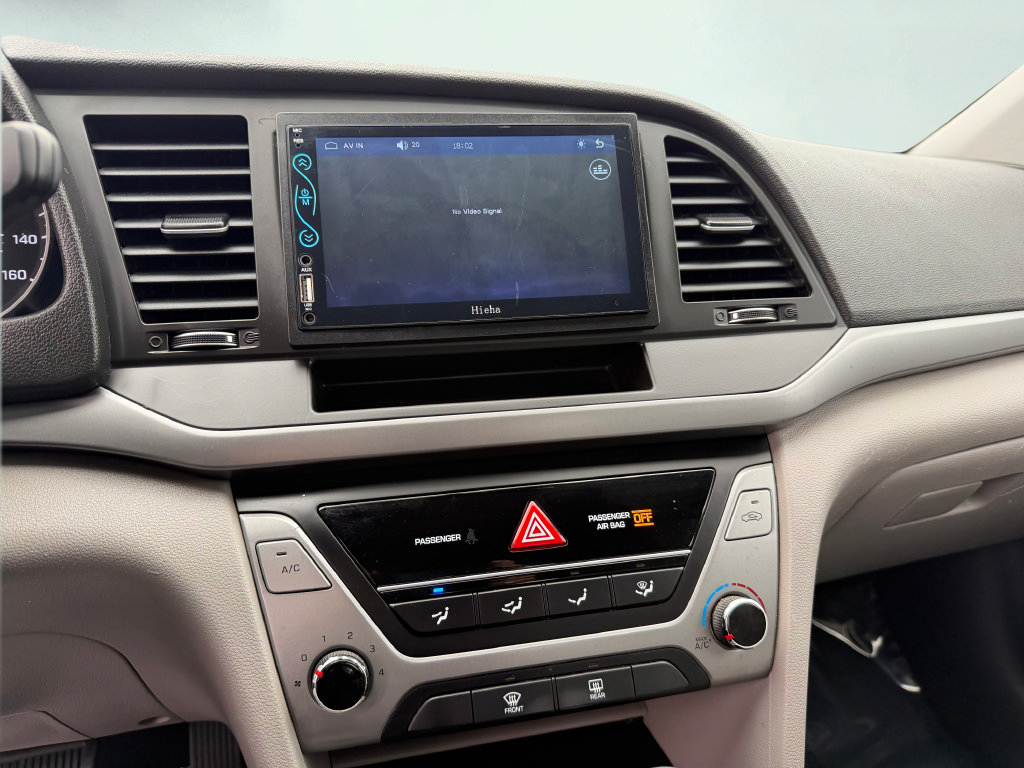 Used 2017 Hyundai Elantra SE FWD image 33