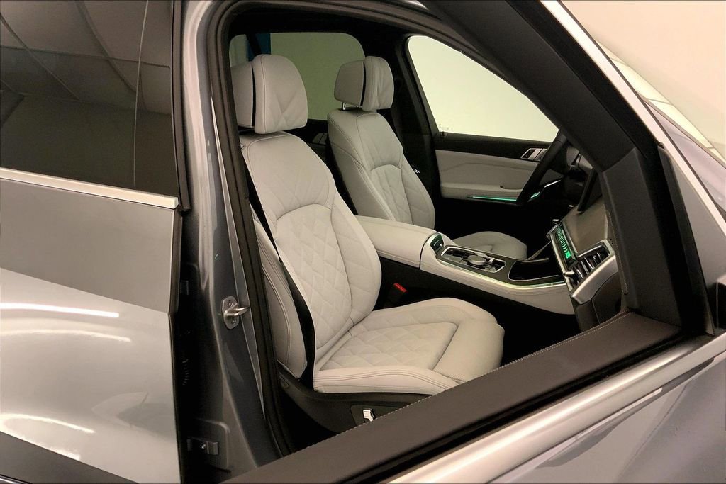 New 2026 BMW X5 xDrive40i w/ Climate Comfort Package image 7