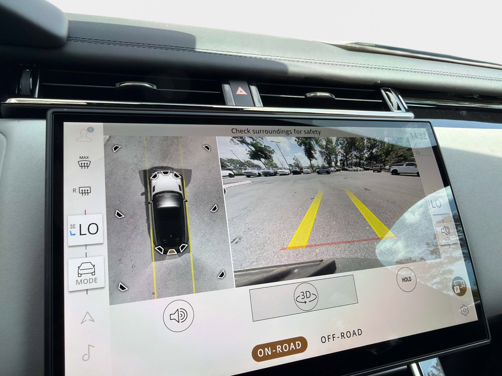 New 2026 Land Rover Range Rover Velar Dynamic SE image 27